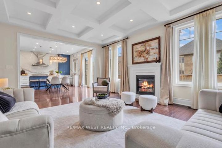 Photo 14 at 17 Torgan Trail, Kleinburg, Vaughan