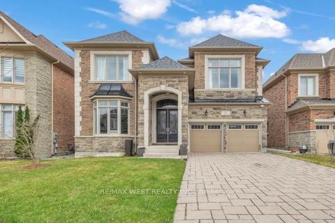 Photo 2 at 17 Torgan Trail, Kleinburg, Vaughan