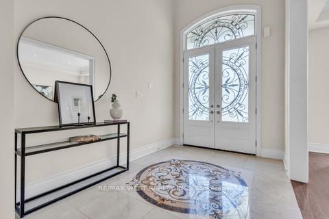 Photo 4 at 17 Torgan Trail, Kleinburg, Vaughan