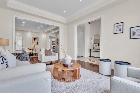 Photo 7 at 17 Torgan Trail, Kleinburg, Vaughan