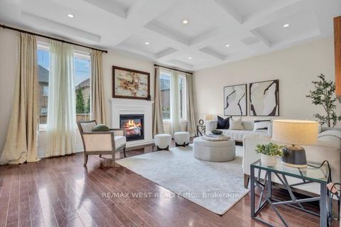 Photo 12 at 17 Torgan Trail, Kleinburg, Vaughan