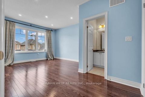 Photo 35 at 17 Torgan Trail, Kleinburg, Vaughan