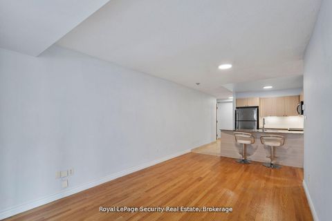 Photo 10 at 908 - 105 Victoria Street, Yonge Corridor, Toronto