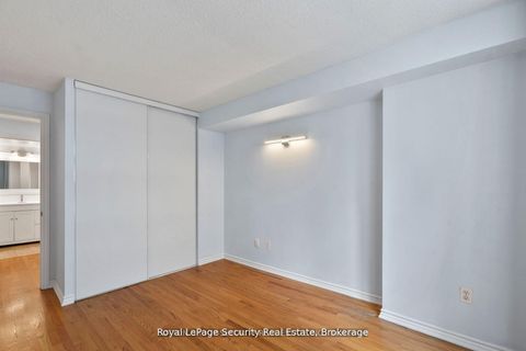 Photo 15 at 908 - 105 Victoria Street, Yonge Corridor, Toronto