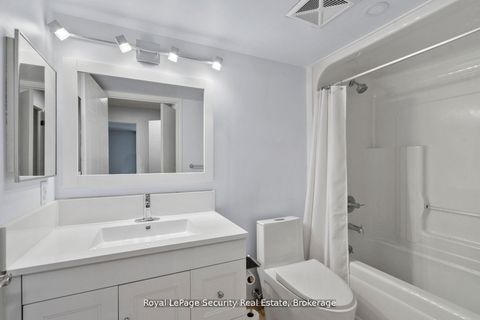 Photo 19 at 908 - 105 Victoria Street, Yonge Corridor, Toronto