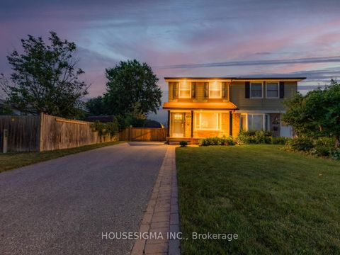 Photo 2 at 1379 Orlando Court, Samac, Oshawa