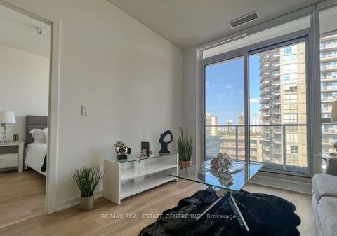 Photo 4 at 722 - 36 Forest Manor Road, Henry Farm, Toronto