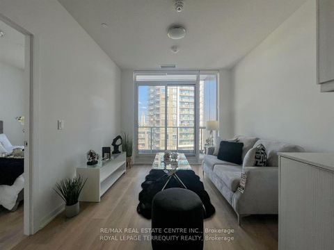 Photo 6 at 722 - 36 Forest Manor Road, Henry Farm, Toronto