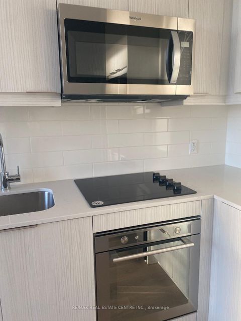 Photo 9 at 722 - 36 Forest Manor Road, Henry Farm, Toronto