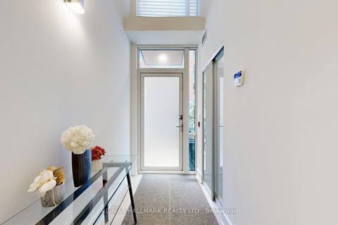 Photo 2 at TH14 - 30 Nelson Street, Waterfront Communities C1, Toronto