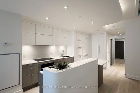 Photo 3 at TH14 - 30 Nelson Street, Waterfront Communities C1, Toronto