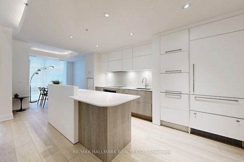 Photo 4 at TH14 - 30 Nelson Street, Waterfront Communities C1, Toronto