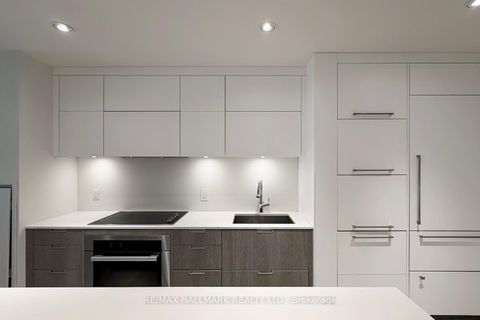 Photo 9 at TH14 - 30 Nelson Street, Waterfront Communities C1, Toronto