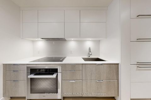 Photo 10 at TH14 - 30 Nelson Street, Waterfront Communities C1, Toronto