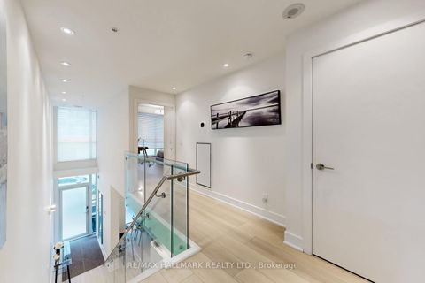Photo 19 at TH14 - 30 Nelson Street, Waterfront Communities C1, Toronto