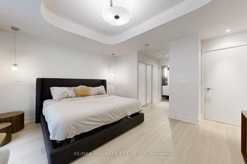 Photo 21 at TH14 - 30 Nelson Street, Waterfront Communities C1, Toronto