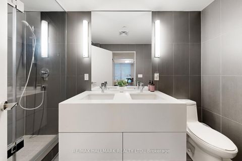 Photo 23 at TH14 - 30 Nelson Street, Waterfront Communities C1, Toronto