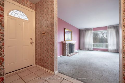 Photo 2 at 159 Princess Margaret Boulevard, Rosethorn, Toronto