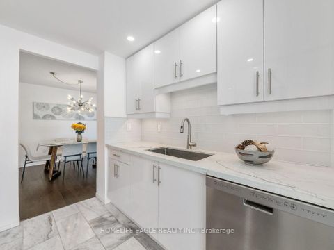 Photo 7 at 1709 - 7250 Yonge Street, Yorkhill, Vaughan