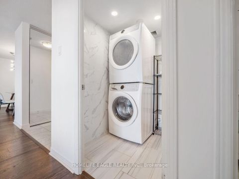 Photo 15 at 1709 - 7250 Yonge Street, Yorkhill, Vaughan