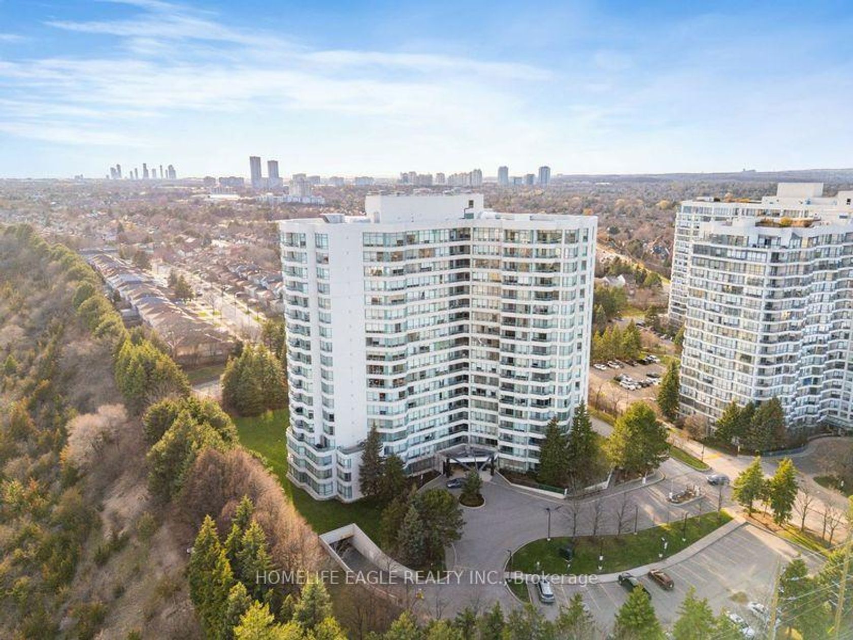 1709 - 7250 Yonge Street, Yorkhill, Vaughan photo number 2