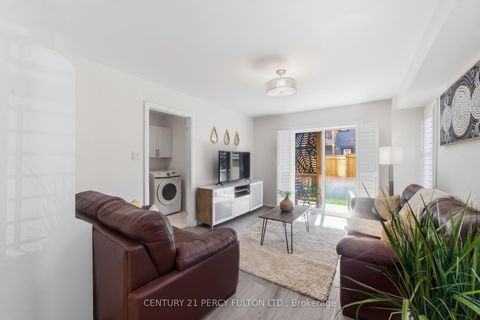 Photo 6 at 115 Ambereen Place, Bowmanville, Clarington