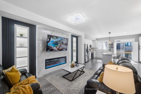 Photo 8 at 115 Ambereen Place, Bowmanville, Clarington