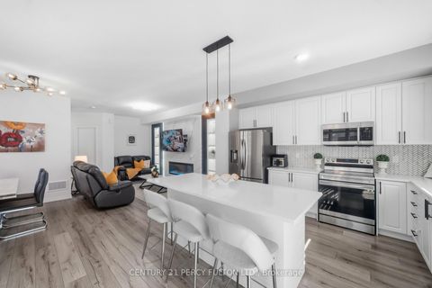 Photo 9 at 115 Ambereen Place, Bowmanville, Clarington