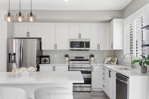 Photo 13 at 115 Ambereen Place, Bowmanville, Clarington