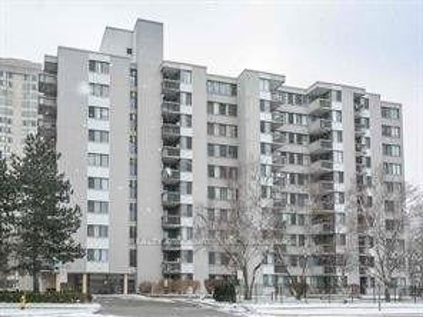 107 - 2500 Bridletowne Circle, L'Amoreaux, Toronto 