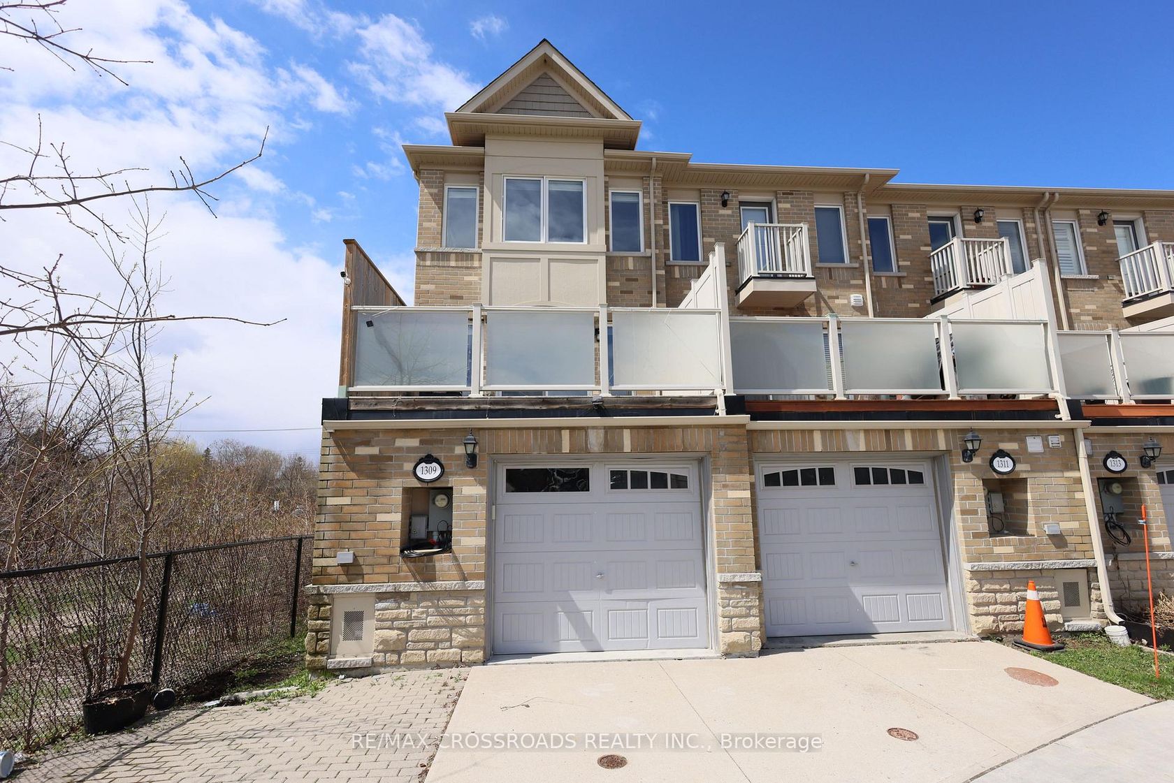 1309 Danforth Road, Eglinton East, Toronto photo number 2