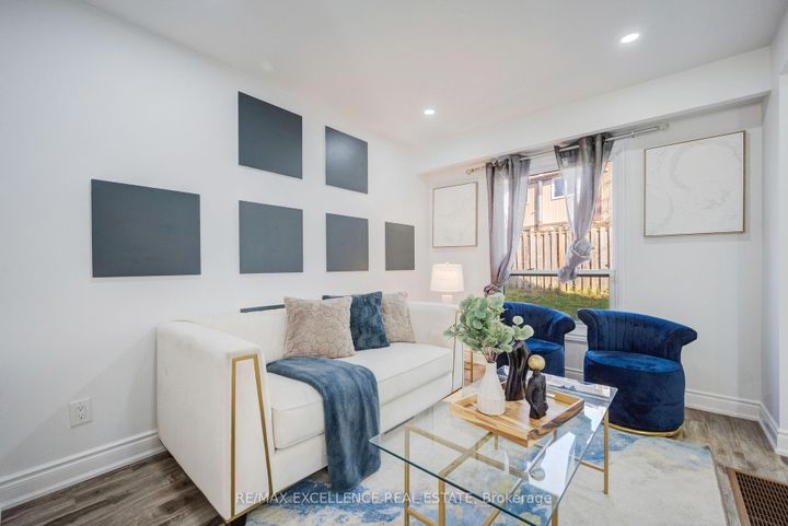 Photo 11 at 48 Traverston Court, Heart Lake West, Brampton