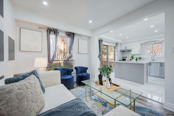 Photo 14 at 48 Traverston Court, Heart Lake West, Brampton