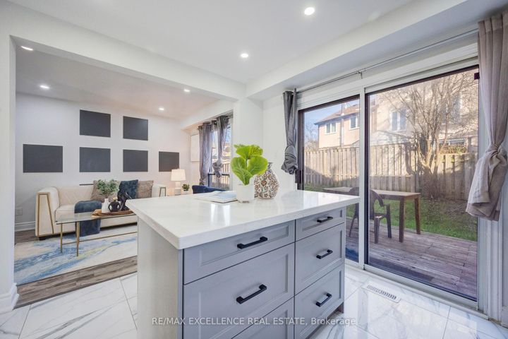 Photo 20 at 48 Traverston Court, Heart Lake West, Brampton