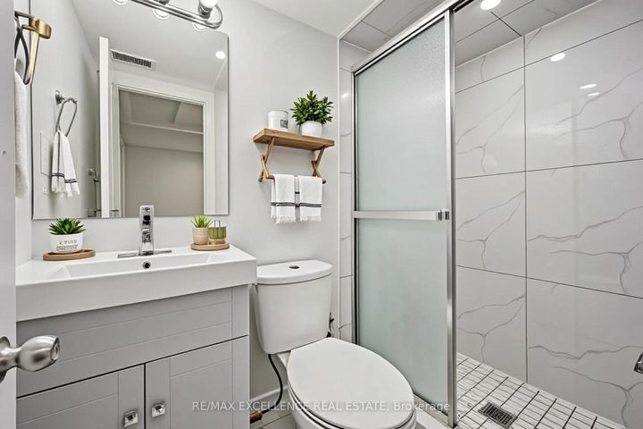 Photo 37 at 48 Traverston Court, Heart Lake West, Brampton