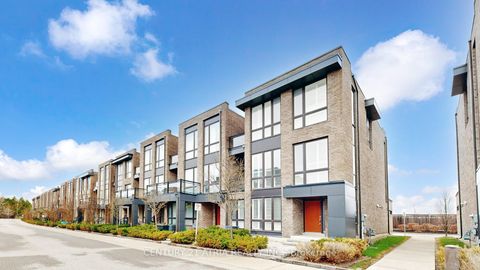 Photo 1 at 15 Thorncrest Drive, Patterson, Vaughan