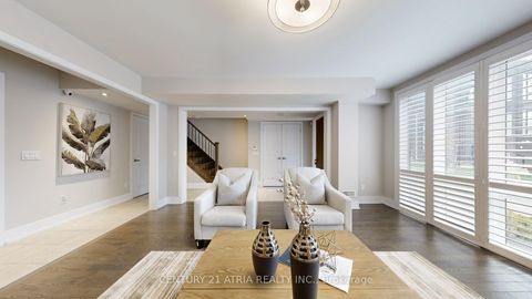 Photo 7 at 15 Thorncrest Drive, Patterson, Vaughan