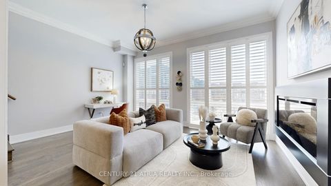 Photo 13 at 15 Thorncrest Drive, Patterson, Vaughan