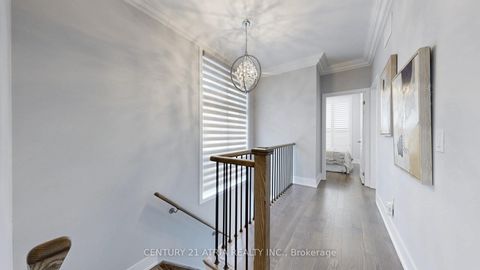 Photo 32 at 15 Thorncrest Drive, Patterson, Vaughan