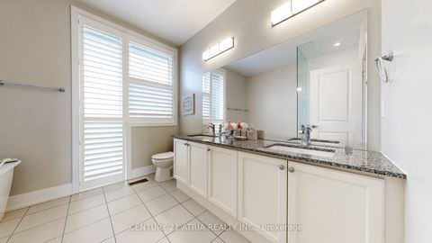 Photo 39 at 15 Thorncrest Drive, Patterson, Vaughan