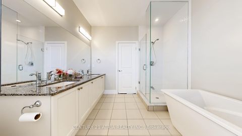 Photo 42 at 15 Thorncrest Drive, Patterson, Vaughan