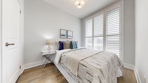 Photo 45 at 15 Thorncrest Drive, Patterson, Vaughan