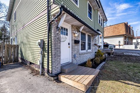 Photo 1 at 976 Southport Drive, Donevan, Oshawa