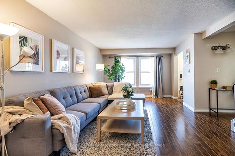 Photo 3 at 976 Southport Drive, Donevan, Oshawa