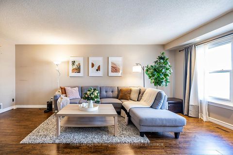 Photo 4 at 976 Southport Drive, Donevan, Oshawa