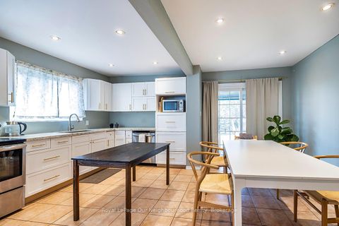 Photo 9 at 976 Southport Drive, Donevan, Oshawa