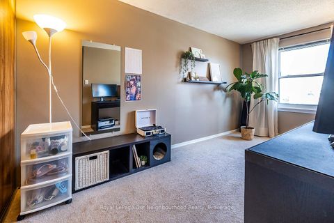 Photo 16 at 976 Southport Drive, Donevan, Oshawa