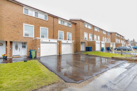 Photo 3 at 30 - 9 Kendleton Drive, Jamestown, Toronto