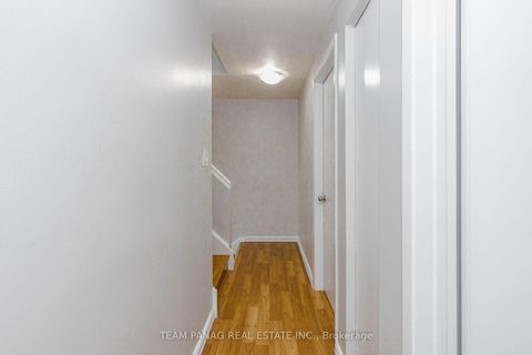 Photo 21 at 30 - 9 Kendleton Drive, Jamestown, Toronto