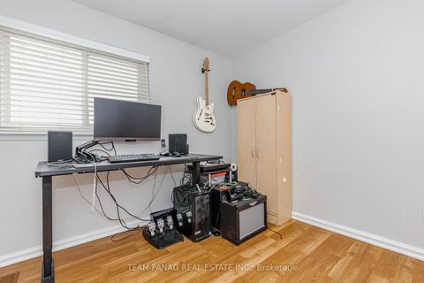 Photo 25 at 30 - 9 Kendleton Drive, Jamestown, Toronto